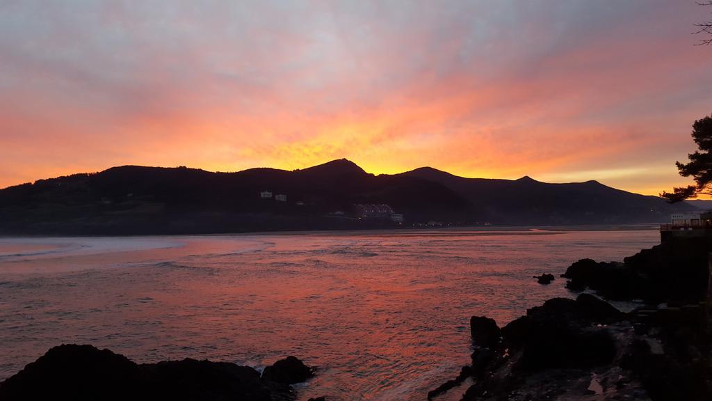 Mundaka Sea Flat Lägenhet Exteriör bild